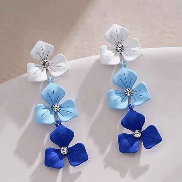 New Elegant Blue and White Floral Earrings - Picture 2 of 5